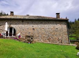 MARCOL' ANGE DEMEURE EN ARDECHE, hotel en Marcols-les-Eaux