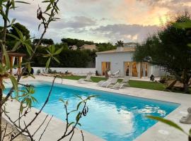 Magnifique villa à Javea avec piscine privée - parking- 5 mn de la plage, hotel con estacionamiento en Balcón del Mar