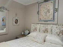 LAVENDER AND LACE GUEST FLAT