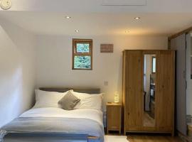 Cosy 1 bedroom country lodge with free parking, sewaan penginapan di Watlington