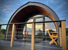 Hood Lane Farm - The Pod - Luxury Glamping Holiday Lodge, villa in Arley