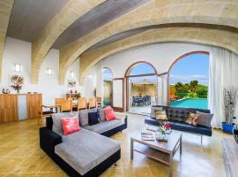 The Arches Holiday Home, cottage in Kerċem
