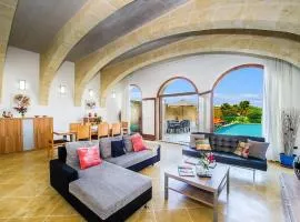 The Arches Holiday Home