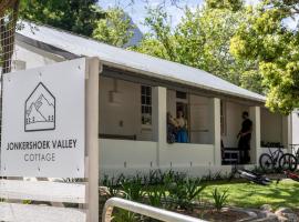 Viesnīca Jonkershoek Valley Cottage pilsētā Stellenbosha, netālu no apskates objekta dabas rezervāts Jonkershoek