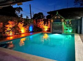 The Shire Private Resort, hotel a Bago