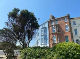 Lovely 1 bed flat 200 metres from beach, alquiler vacacional en la playa en Walton-on-the-Naze