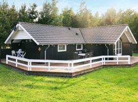 Three-Bedroom Holiday home in Højslev 4, feriehus i Bøstrup