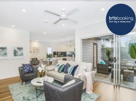 Park Avenue Townhouse Retreat Brisbane Sleeps 10, hotel near Auchenflower Station, Brisbane