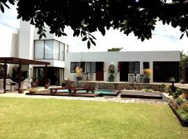 PYRAMID HOUSE BY THE SEA, spa hotel in Port Alfred