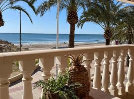 Modern apartment directly on the beach with WiFi and air conditioning