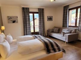 Montfort, hótel með jacuzzi-potti í Lech am Arlberg