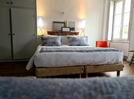 Le Relais de l'endormie, hotel s parkiralištem u gradu 'Nogent-sur-Seine'