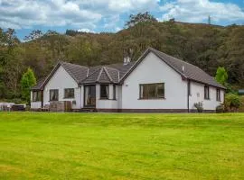 Wildwood Cottage with Hot Tub