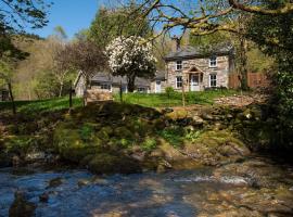 Luxurious Riverside Cottage in Snowdonia National Park, villa í Tanygrisiau