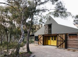 Long Alley Barn, holiday home in Hartley Vale