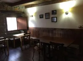 Hostal De Montaña La Aldeya