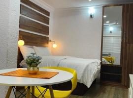 1 bedroom luxury apartments, ξενοδοχείο με πάρκινγκ σε Lagos