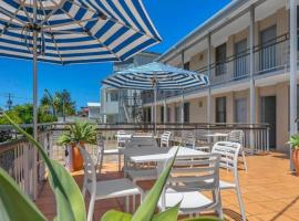 Camden Motor Inn: Gold Coast şehrinde bir motel