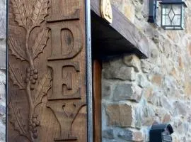 Hostal De Montaña La Aldeya