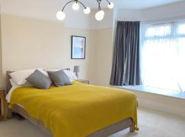 1 Ashford Road Guesthouse, holiday rental in Redhill