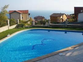 Summer Breeze Villa, huvila kohteessa Balchik