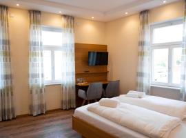 Gasthause Zur Krone Hotel, hotel di Leimen