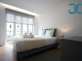 Sogra Apartment by JC with Balcony