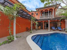 Villa Cerca Del Mar #6- 3BR House with Pool, hotell sihtkohas Tamarindo