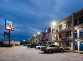 Studio 6 Houston TX Medical Center NRG Stadium