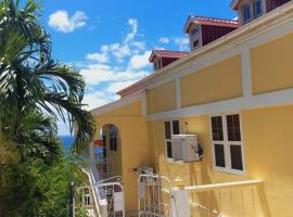 Air Conditioned Renovated House With Ocean View, chỗ nghỉ tự nấu nướng ở Loubiere