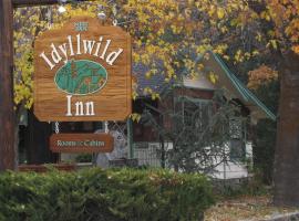 Idyllwild Inn, міні-готель з рестораном у місті Айділлвайлд