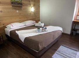 7 Arriendo Habitación doble con Baño Privado de Ex Hotel, hotel em Puerto Varas