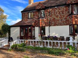 Reynolds Farm Guesthouse, hotel med parkering i Canterbury