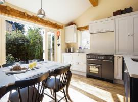 Grooms Lodge, Chipping Campden - Taswell Retreats, holiday home in Chipping Campden