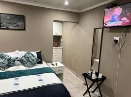 Ekhenani Guest House