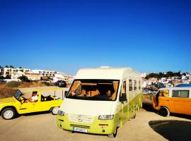 Rent a BlueClassics 's Campervan AUTOSTAR in Algarve au Portugal, ξενοδοχείο σε Portimão