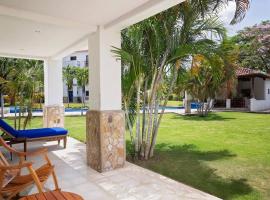 Golf Condo A1 F1: Nice view and access to the largest pool in Hacienda Iguana!, hotell i Rivas