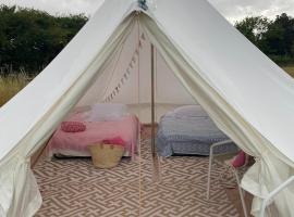 Charlton End Bell Tent, Zelt-Lodge in Charlton