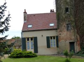Gîte Dompierre-sur-Besbre, 4 pièces, 6 personnes - FR-1-489-112, cottage in Dompierre-sur-Besbre