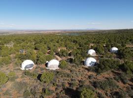 Blue Mountain Domes - The WOW Experience, hotel in Monticello