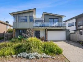 Sea View Beach House 11a