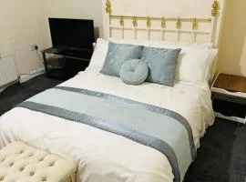 Double Bedroom in West Yorkshire, Leeds