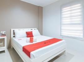 RedDoorz Hostel @ Beaufront Transient Place Ilocos Sur, Hotel in Baraoas