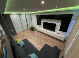 Jūras iela 21, &xi;&epsilon;&nu;&omicron;&delta;&omicron;&chi;&epsilon;ί&omicron; &mu;&epsilon; &pi;ά&rho;&kappa;&iota;&nu;&gamma;&kappa; &sigma;&epsilon; Limbazi