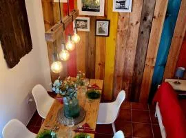 La Casa Junto al Sendero del Río & chimenea y leña