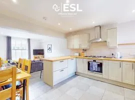 5 Bedroom House - Ideal for Groups & Contractors