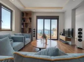 Regina's Residence - One Bedroom Apartment with Sea view