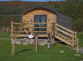 The Buzzard - 6 Person Family Glamping Cabin, hotel i Dungarvan