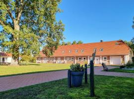 Pet Friendly Apartment In Passow Ot Charlottenho With Kitchen, hotel en Zahren