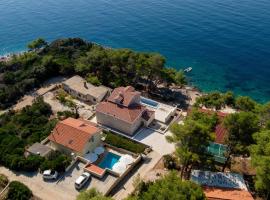 Gorgeous Home In Prizba With House Sea View, hotel em Prizba